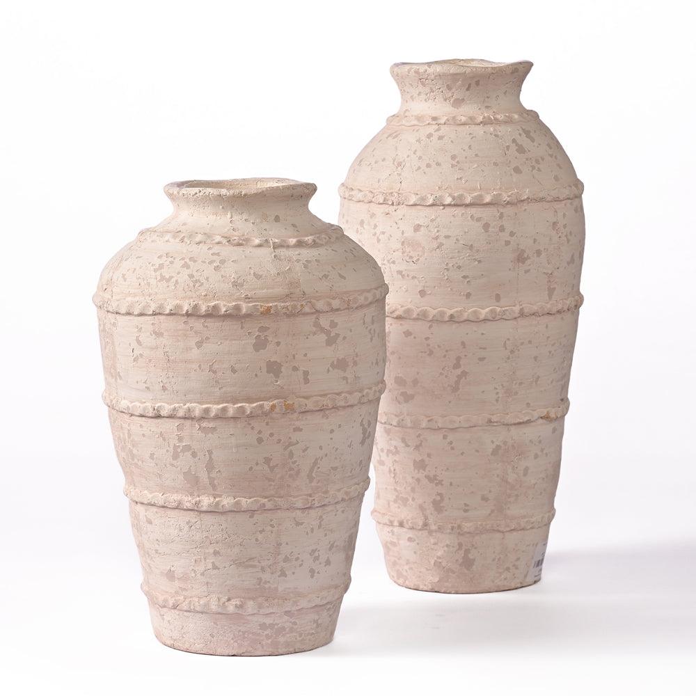 Bring home Earthen Terracotta pots bring an organic, earthy aesthetic that’s hard to replicate with other materials. Their warm tones complement both modern and traditional spaces, making them versatile for any home or garden. 