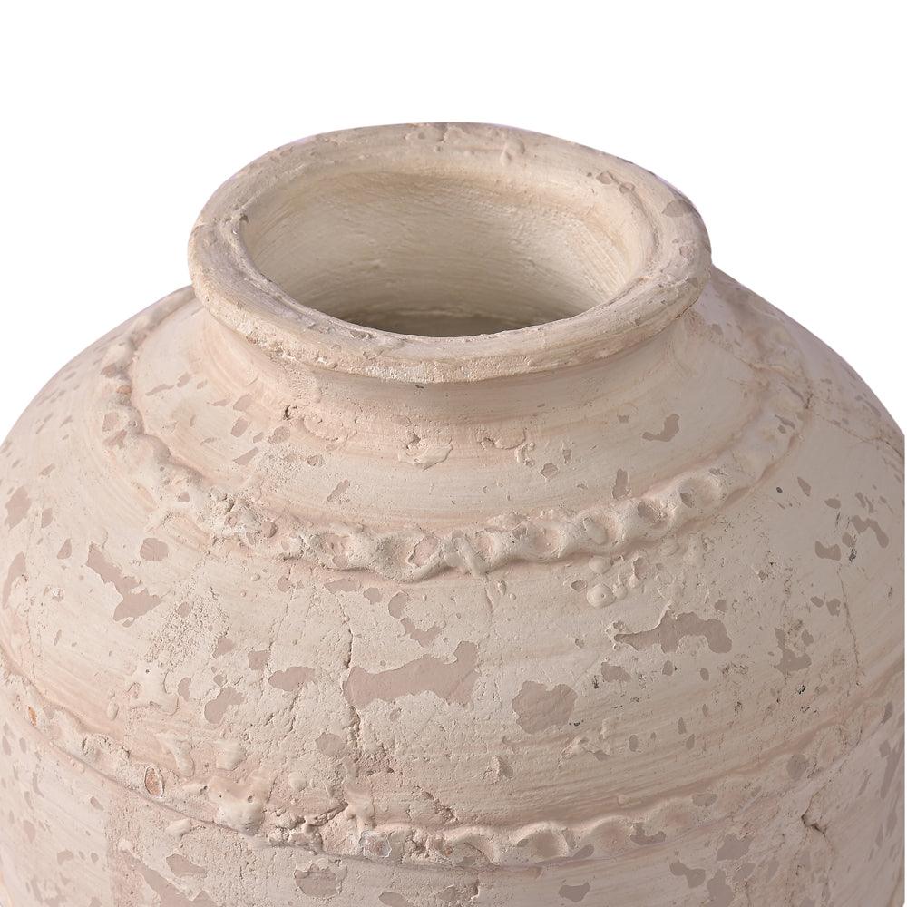 Bring home Earthen Terracotta pots bring an organic, earthy aesthetic that’s hard to replicate with other materials. Their warm tones complement both modern and traditional spaces, making them versatile for any home or garden. 