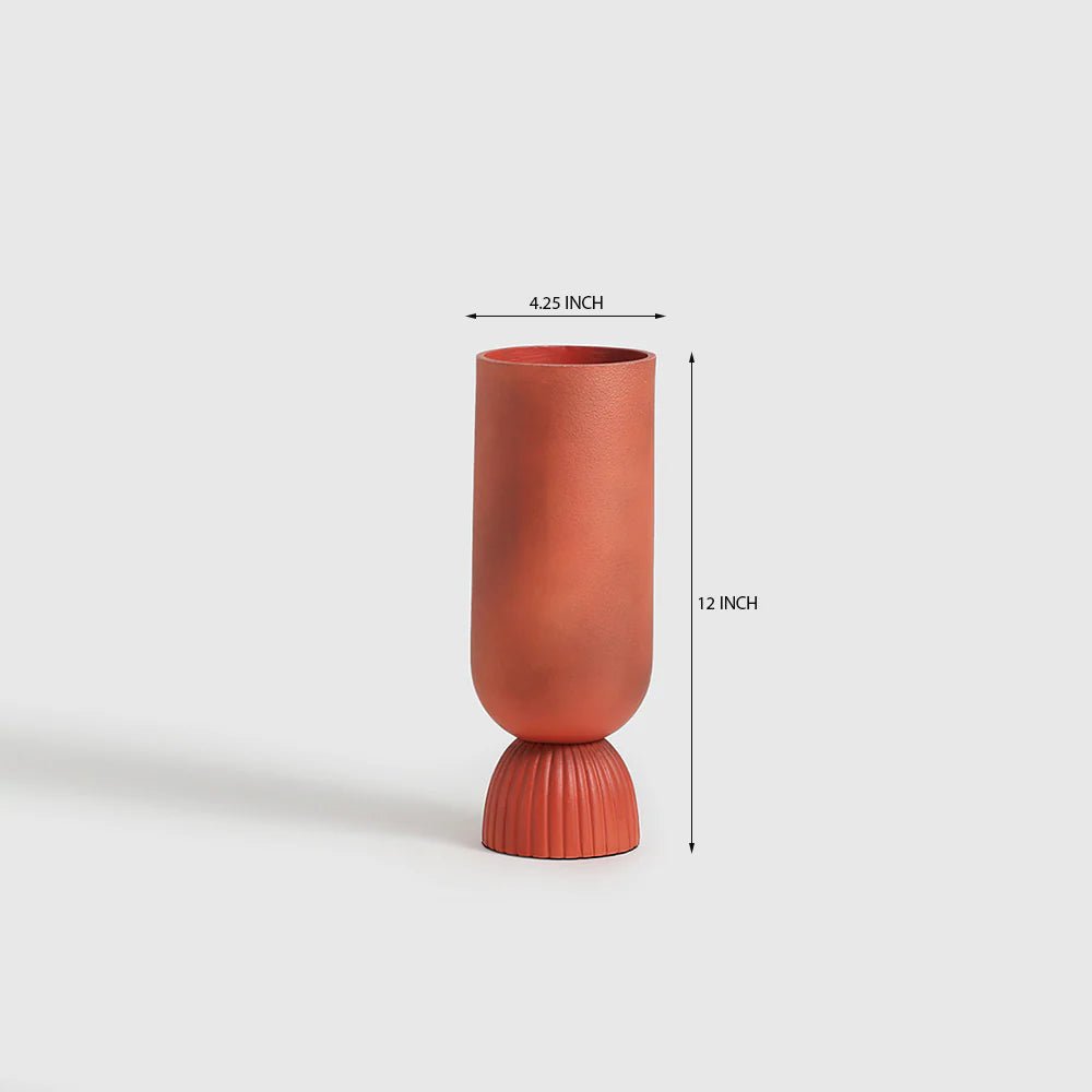 Red cylindrical vase with dimensions on a white background