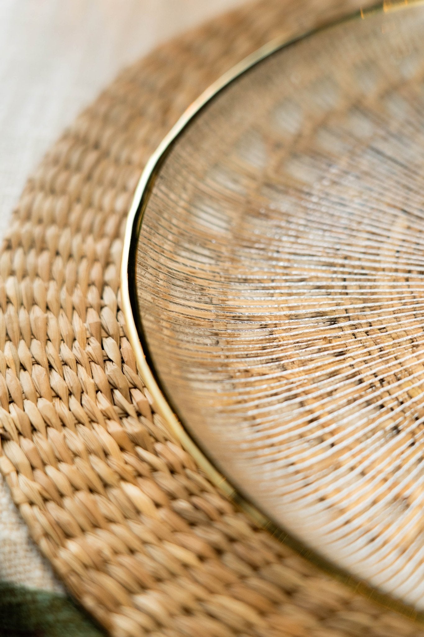 Genda Saaj Dinner Plate With Golden Rim - 10.5 inches - TesuServeware
