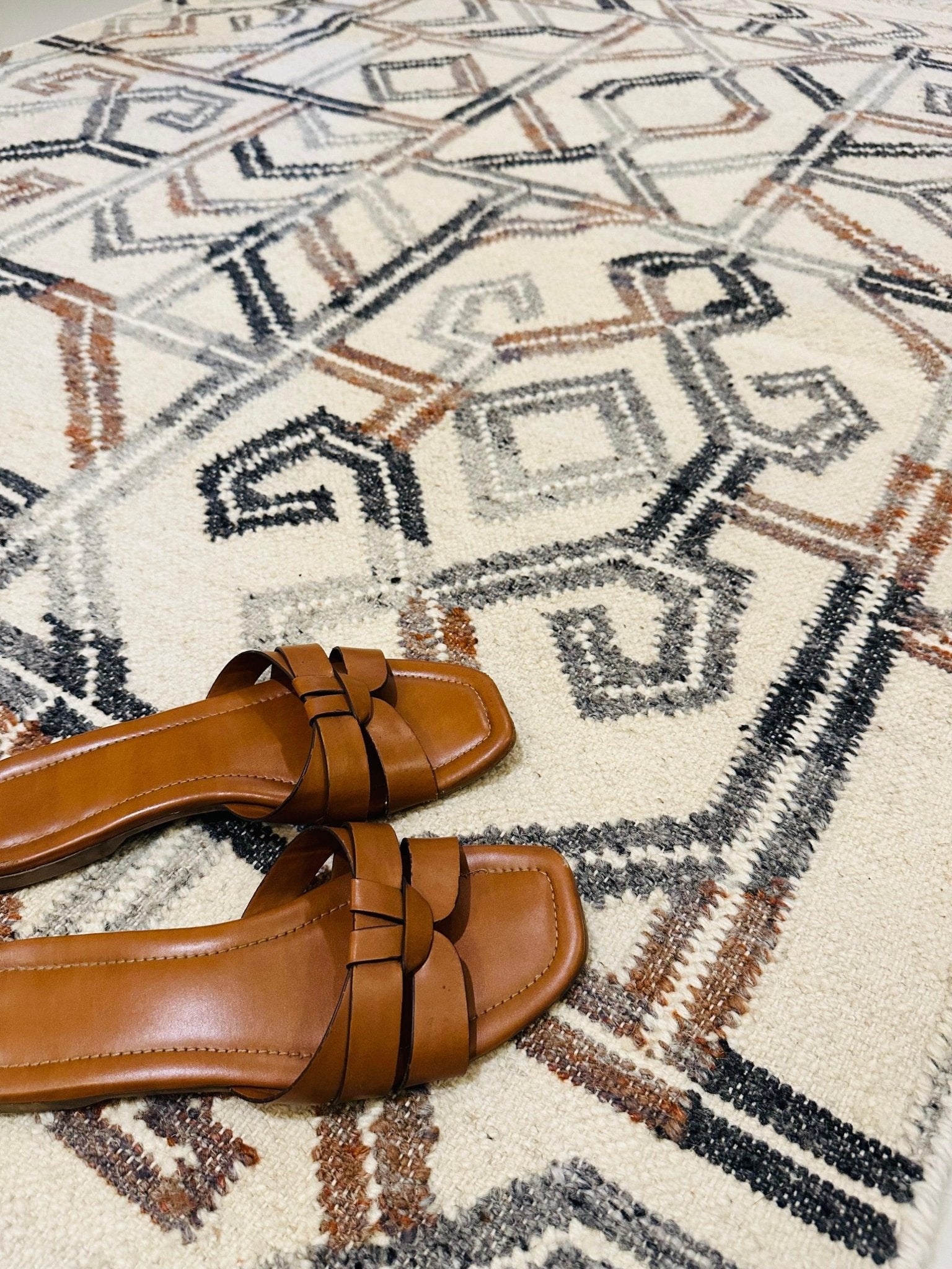 Handwoven Rug White and Grey Rug - TesuRugs