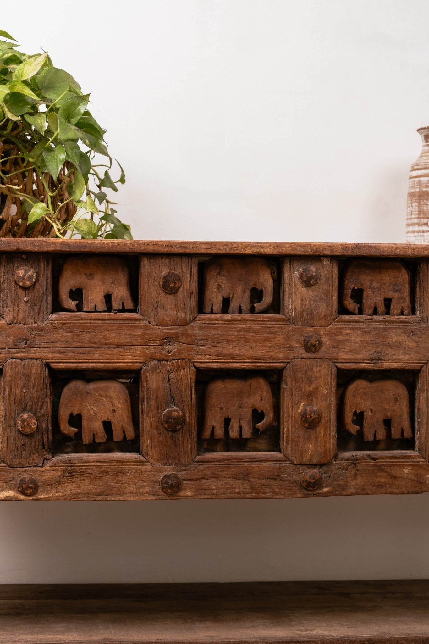 Heritage Elephant Carved Console Table - Handcrafted Vintage Teak Wood Furniture - TesuConsole Table