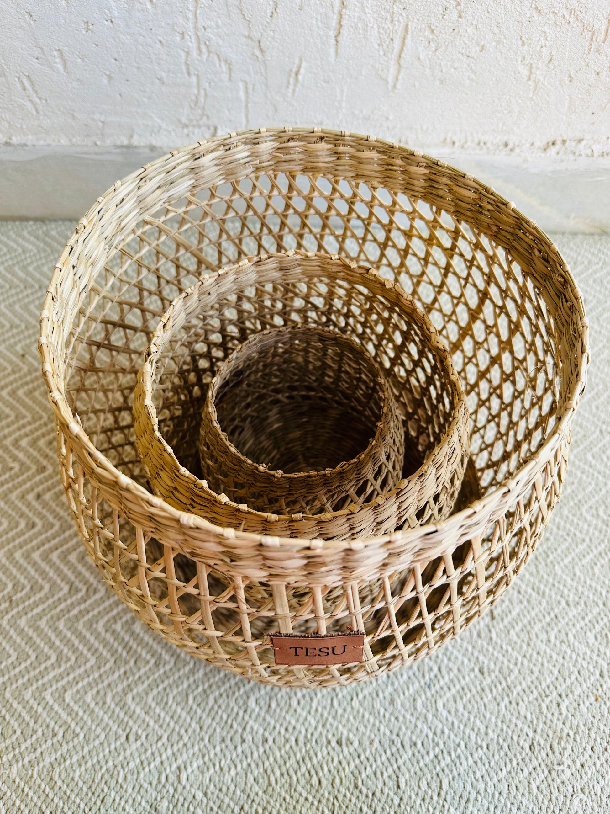Enhance your Dream Home with our curated selection of premium Home Décor items. Seagrass Plant Holder are perfect for decorating your home, living room decor, bedroom interior touches, beautiful cover pots and much more. Hand-woven by our artisans from sustainable Sea grass these storage baskets are great for storing and have high aesthetic appeal. TESU