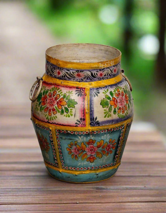 Iron Floral Painted Planter - TesuGarden Accessories