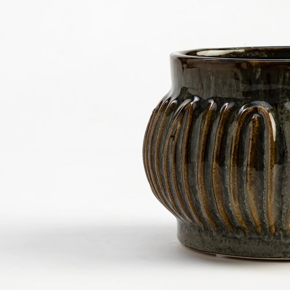 Mrida Textured Planter - TesuPlanter