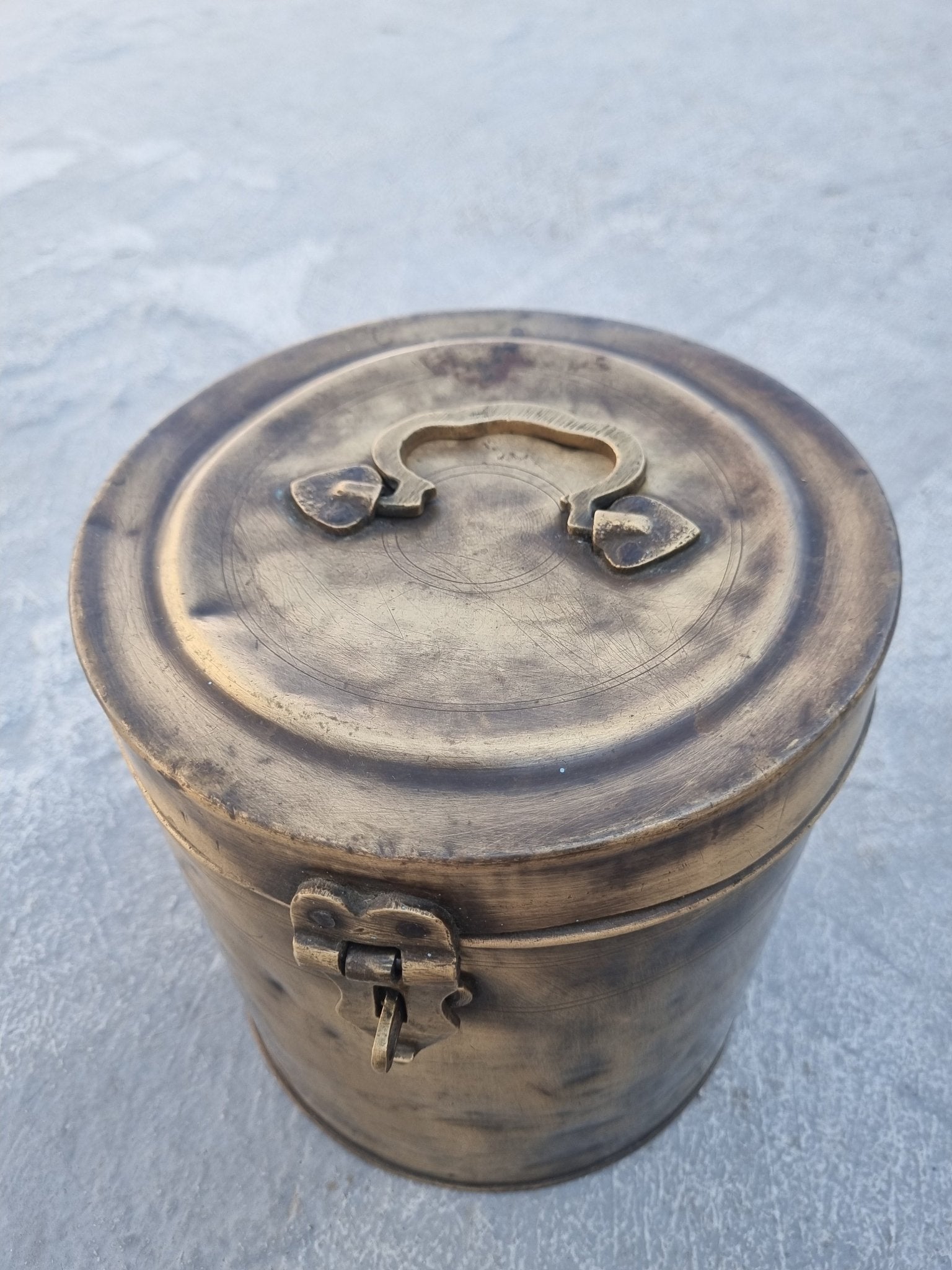 Inspired by India’s rich artistic heritage and time-honoured traditions. Each piece reflects cultural depth and classical craftsmanship.