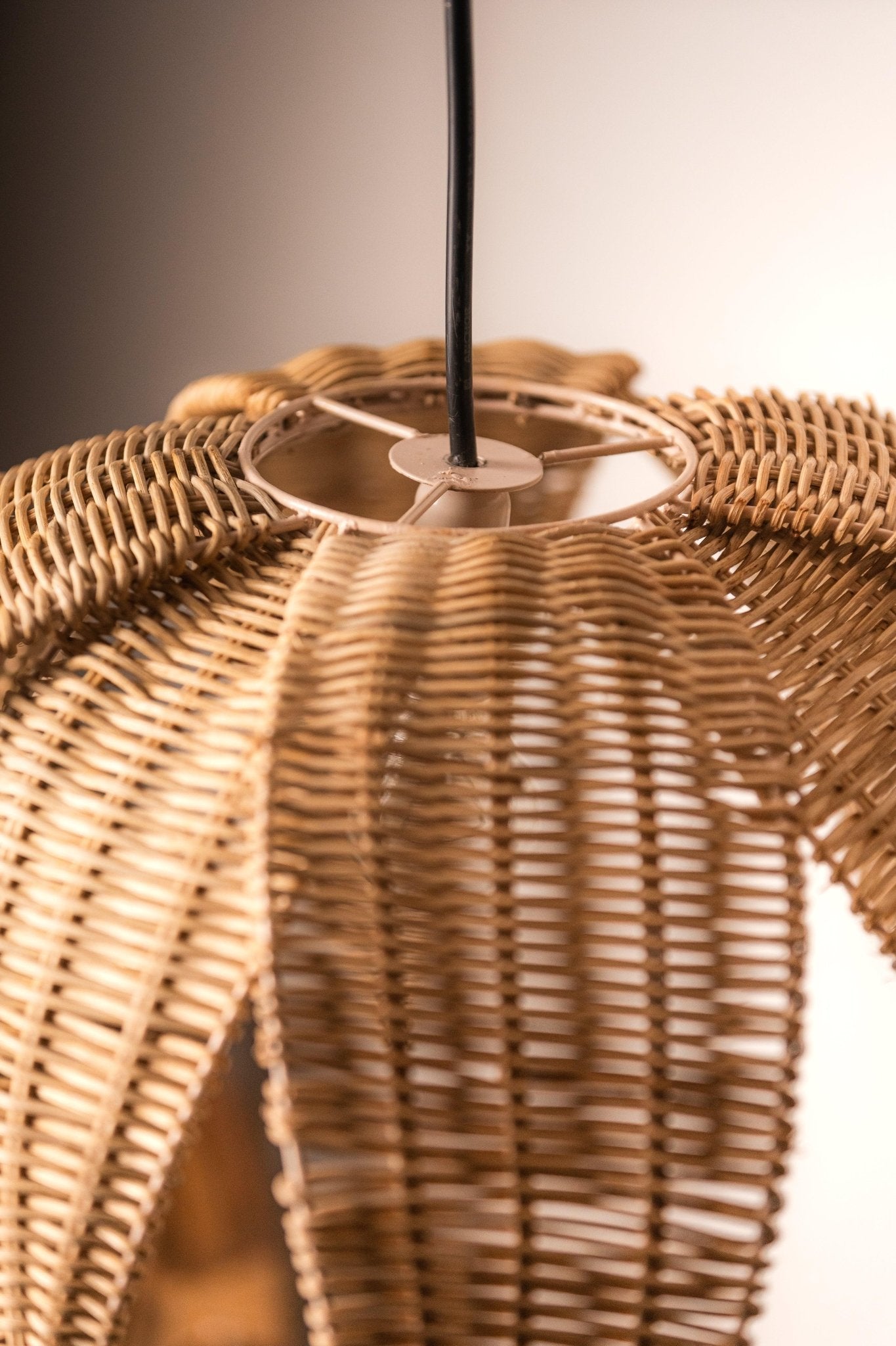 Rattan Pendant Flower Lampshade - TesuLampshade