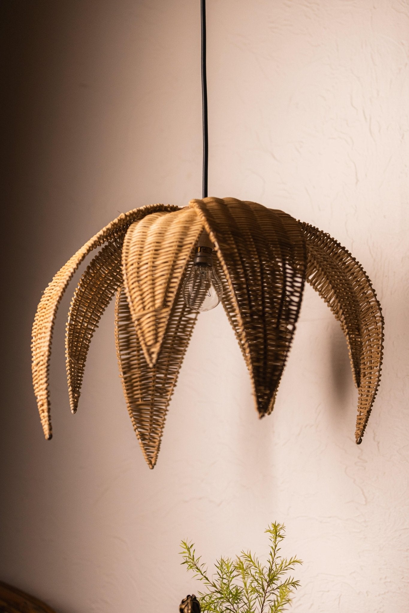 Rattan Pendant Flower Lampshade - TesuLampshade