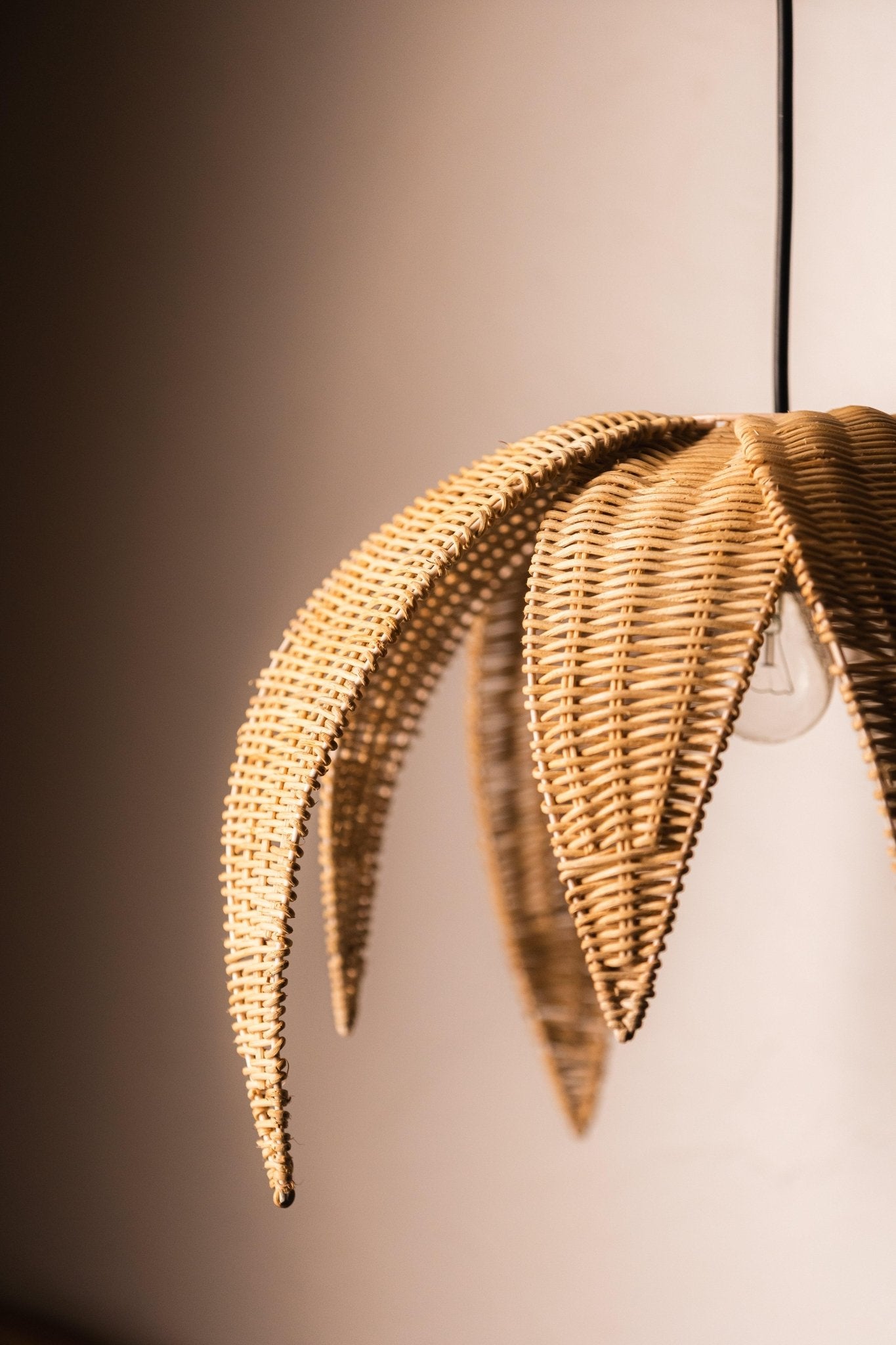 Rattan Pendant Flower Lampshade - TesuLampshade