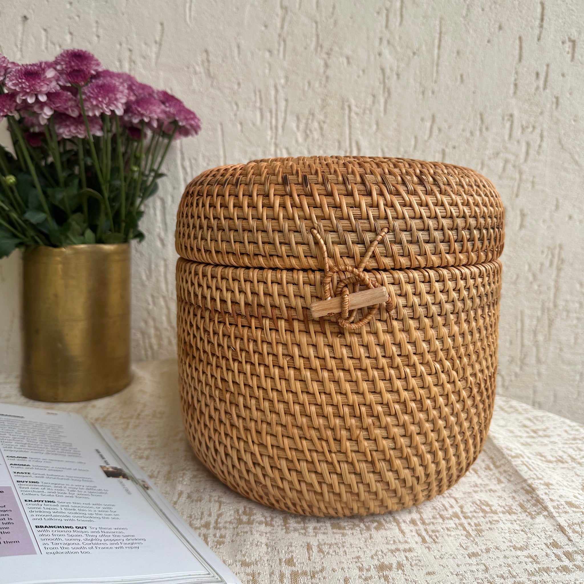 Rattan Storage Box With Lid round for makeup outdoor boho table decor exclusive collection.Enhance your Dream Home with our curated selection of premium Home Décor items.  A rattan storage box is a versatile and stylish piece of furniture that can add both functionality and aesthetic appeal to any room. Whether you want to declutter your living space, organize your outdoor area, or simply add a decorative touch, a rattan storage box can be an excellent choice. tesu 