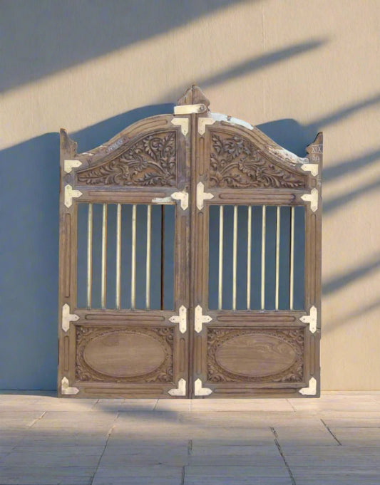Regal Guard: Teak & Brass Dog Gate - TesuAntique Decor