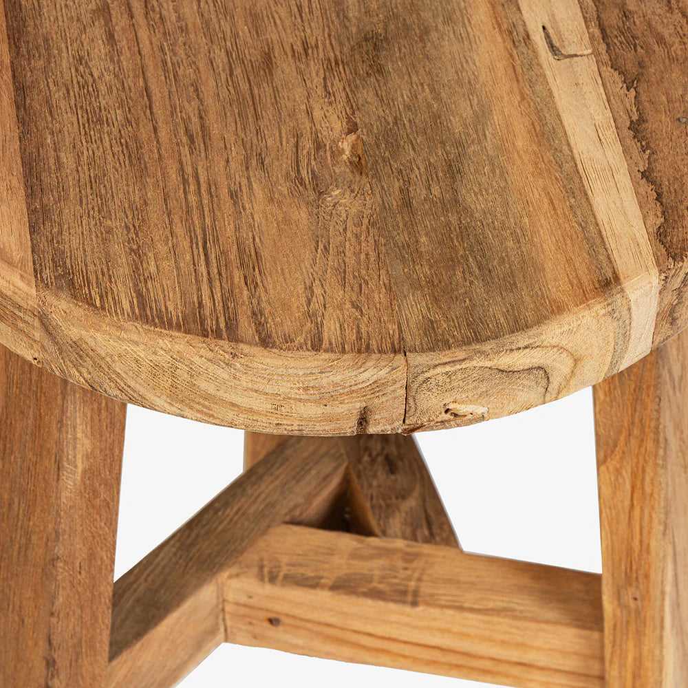 The Round Wood Stool is an elegant, versatile piece of furniture designed to bring both style and function to a variety of spaces.