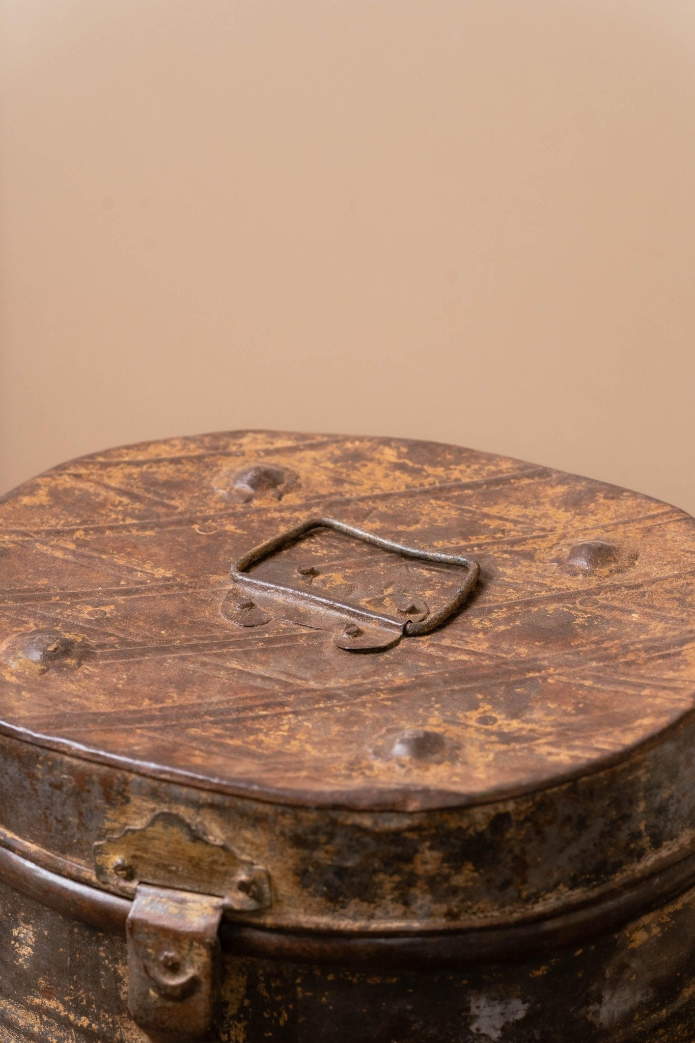 Rustic Iron Storage Oval Drum with Lid - TesuCabinets & Storage