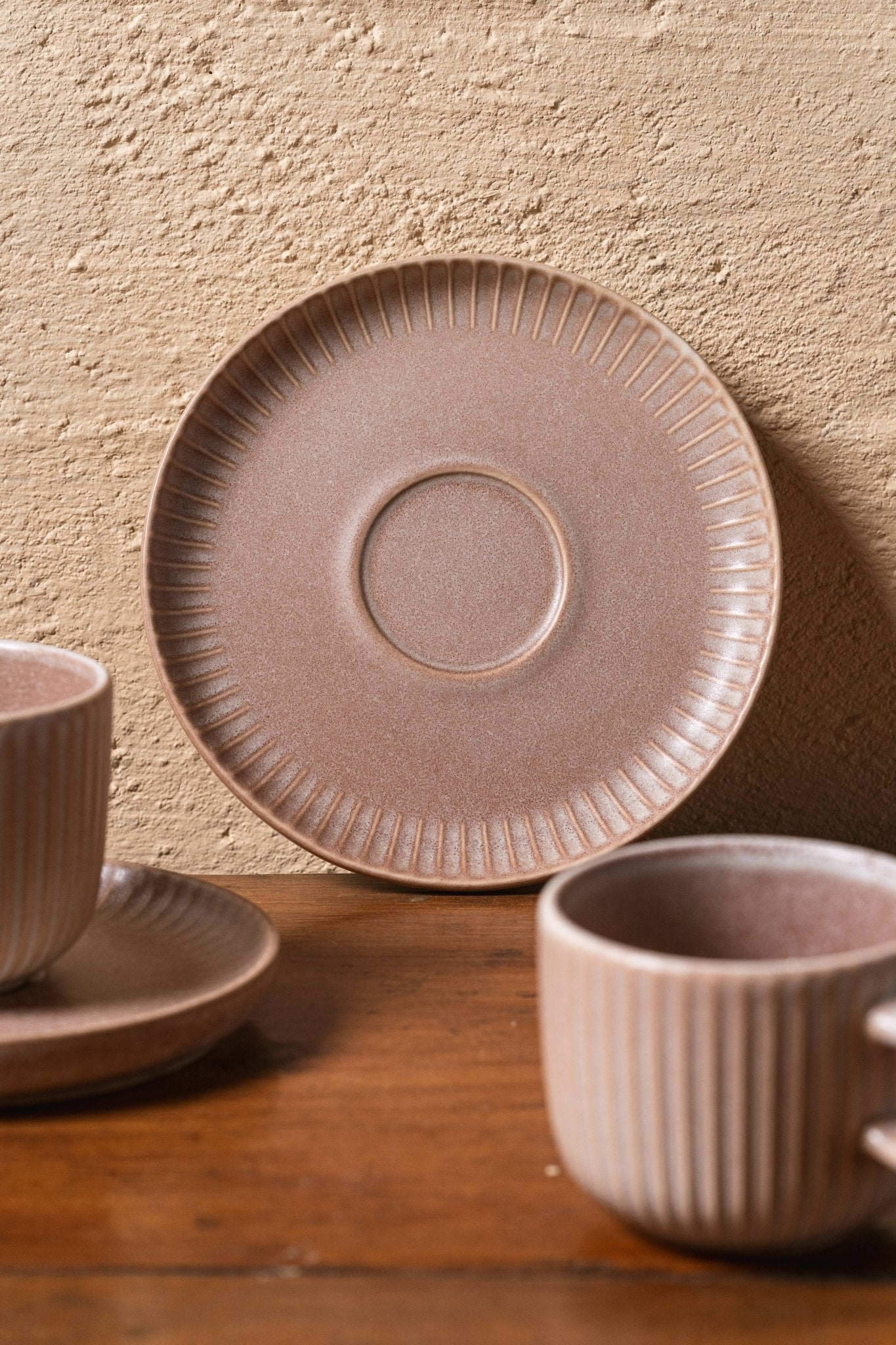 Cup set and tea pot collection Beverage service collection Elegant cup and teapot set Everyday dining experience Exquisite drinkware collection Precision crafted tea set Functional and aesthetic design Sleek silhouette teapot Ergonomic handle cups Precision spout tea pot Effortless pouring tea set Mess-free tea service, TESU