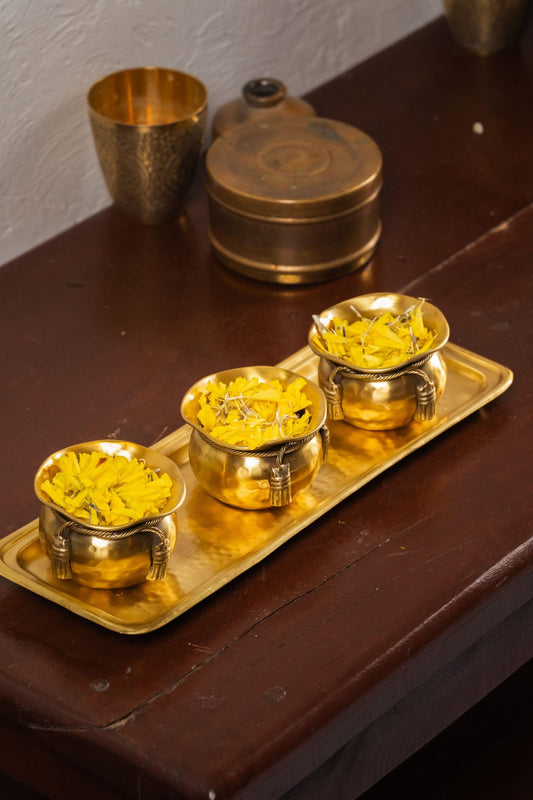Swarna Brass Knotted Bowls With Serving Tray - TesuTray