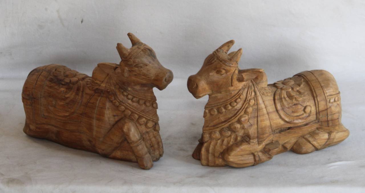 Teakwood Guardian Wooden Nandi - TesuHome Decor
