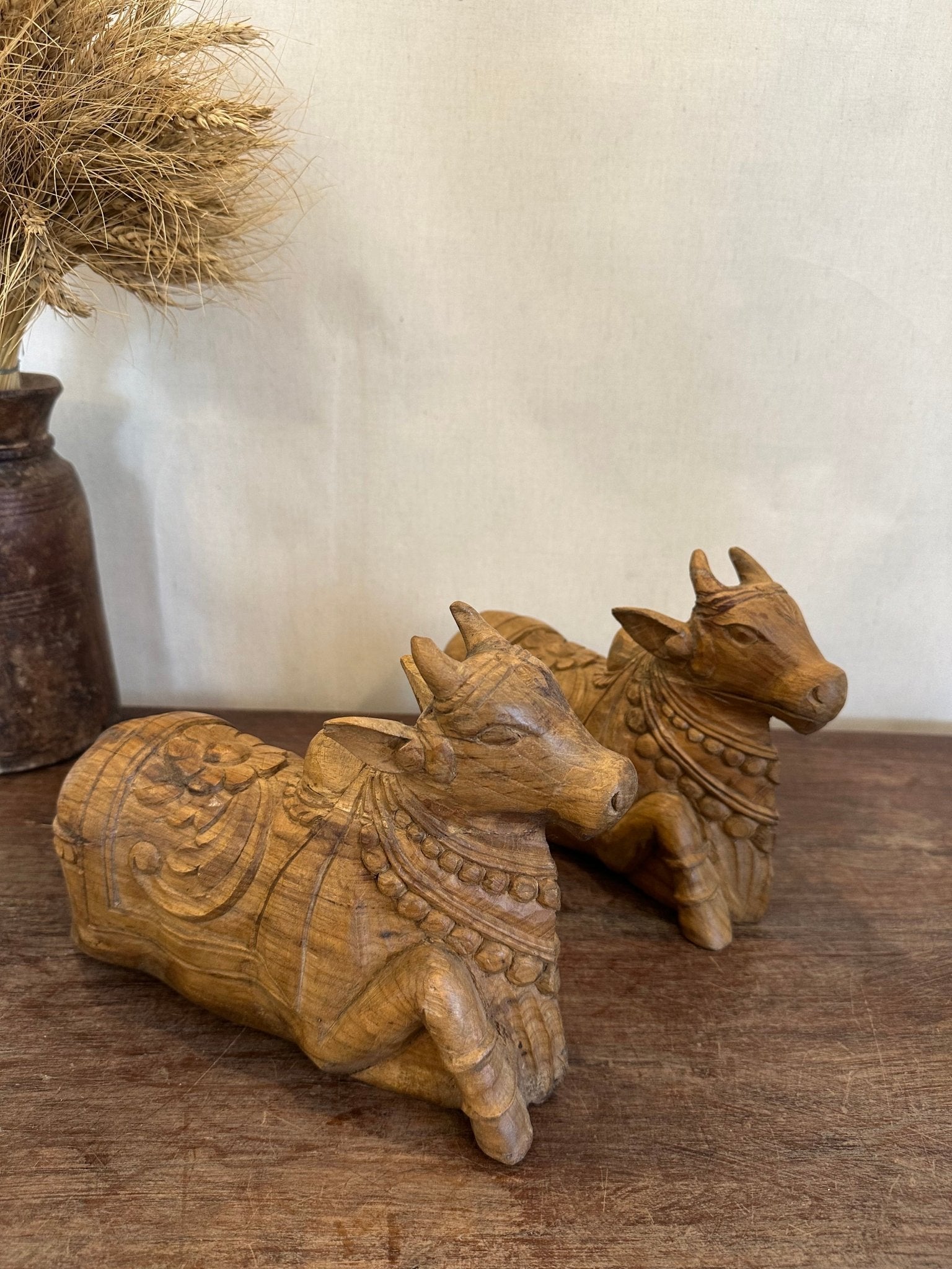 Teakwood Guardian Wooden Nandi - TesuHome Decor