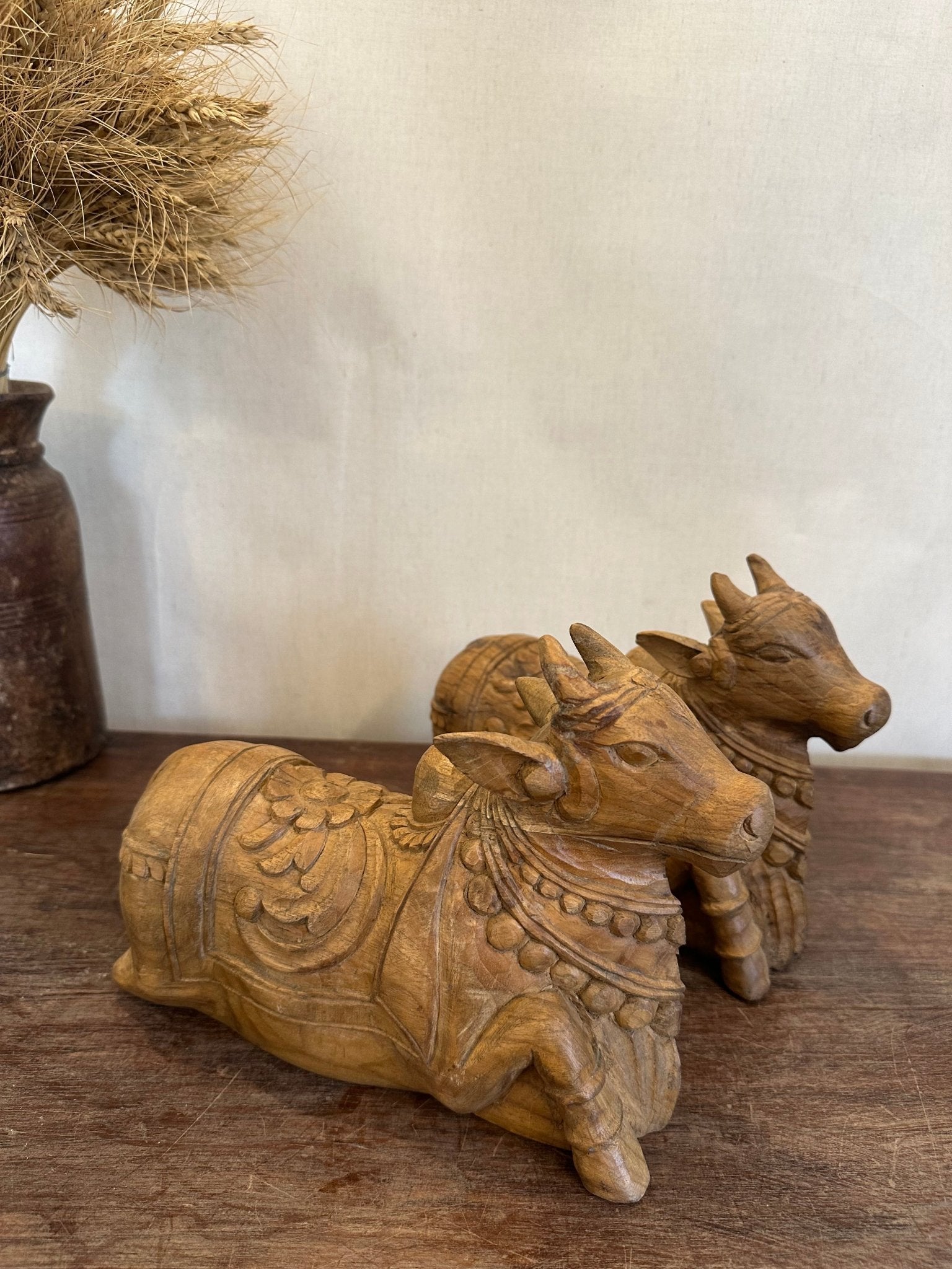 Teakwood Guardian Wooden Nandi - TesuHome Decor