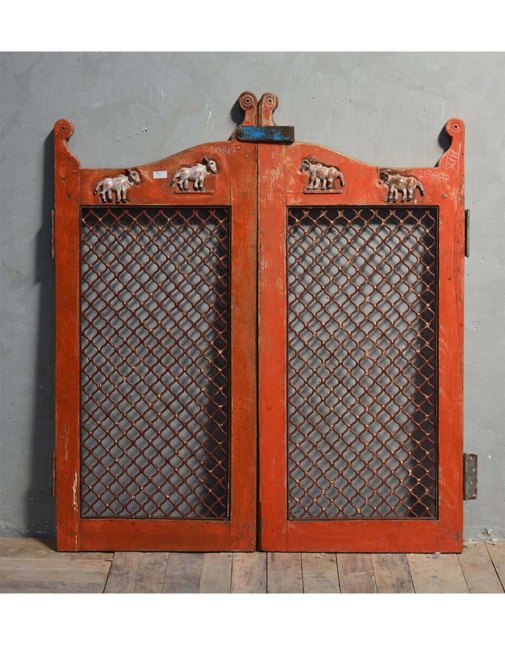 Vintage Ranch Dog Gate crafted from reclaimed wood, featuring a rustic farmhouse design.