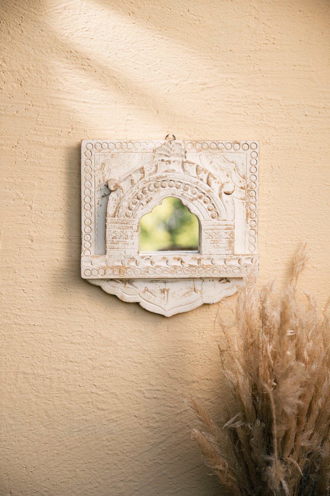 Vintage Wooden Carved Wall Mirror - TesuMirror