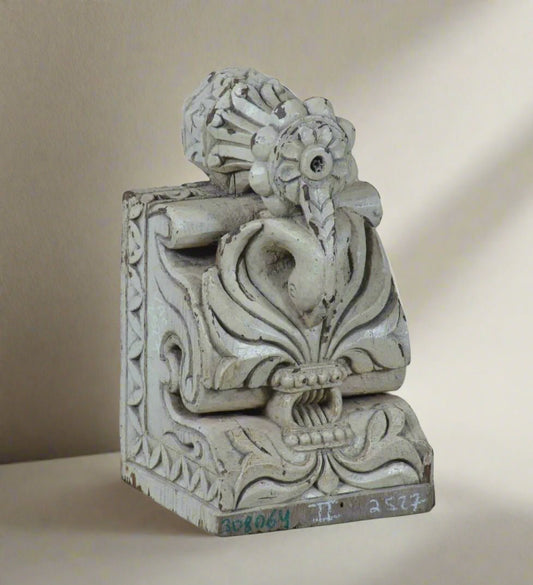 Wooden Bracket with Iron Stand - White - TesuWooden Bracket