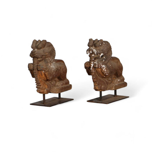 Wooden Lion Bracket on Iron Stand - TesuWooden Bracket