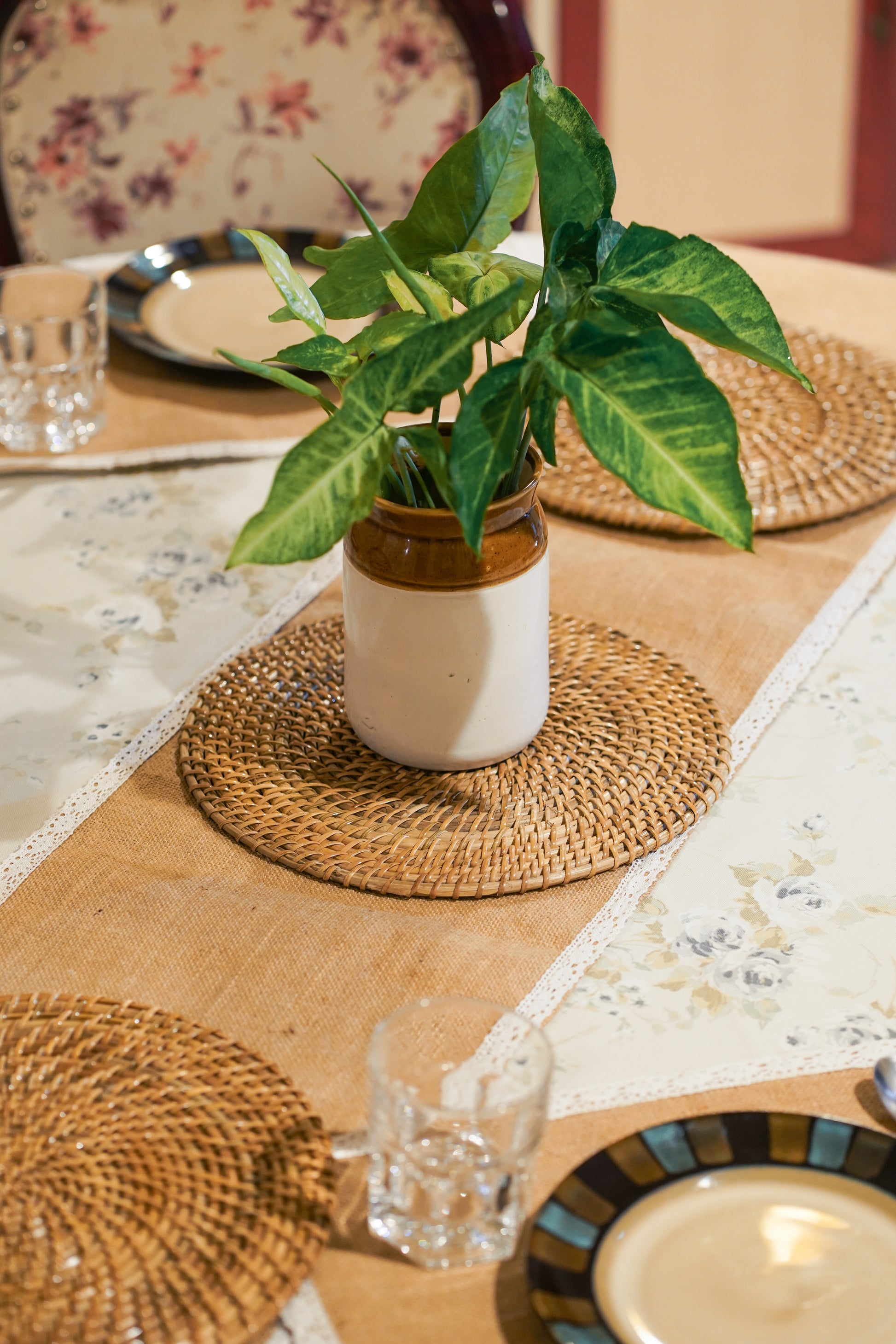 Jute Table Runner with 6 Mats - TESU