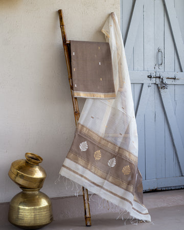 Handweave Maheshwari Handloom Silk cotton Kurta and Dupatta Set - Beige and White