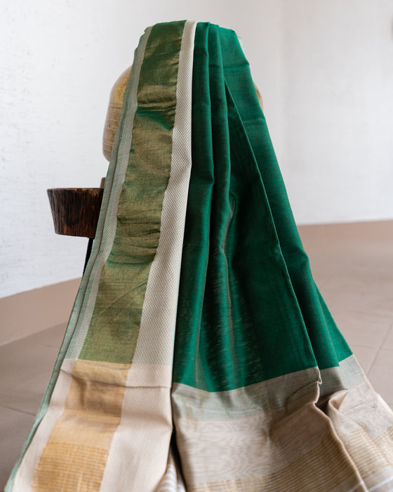 Handweave Maheshwari Handloom Bottle Green and Golden Silk Cotton Saree
