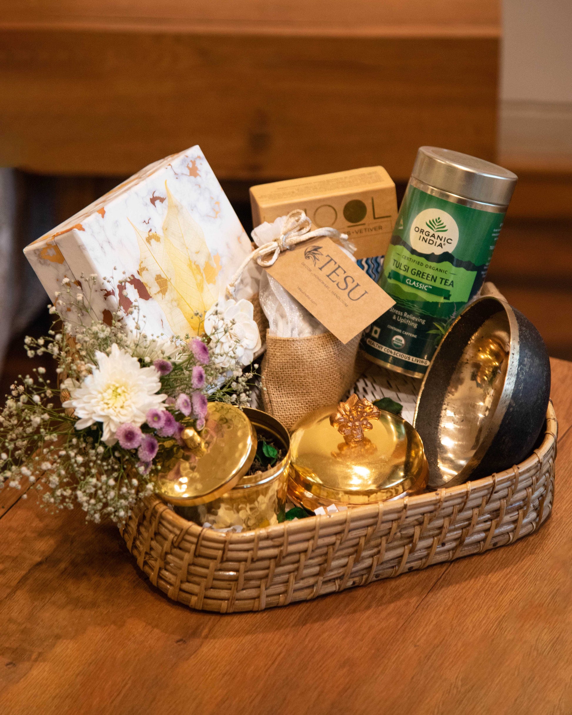 Bright Festive Hampers - For The Tea Lovers - TESU