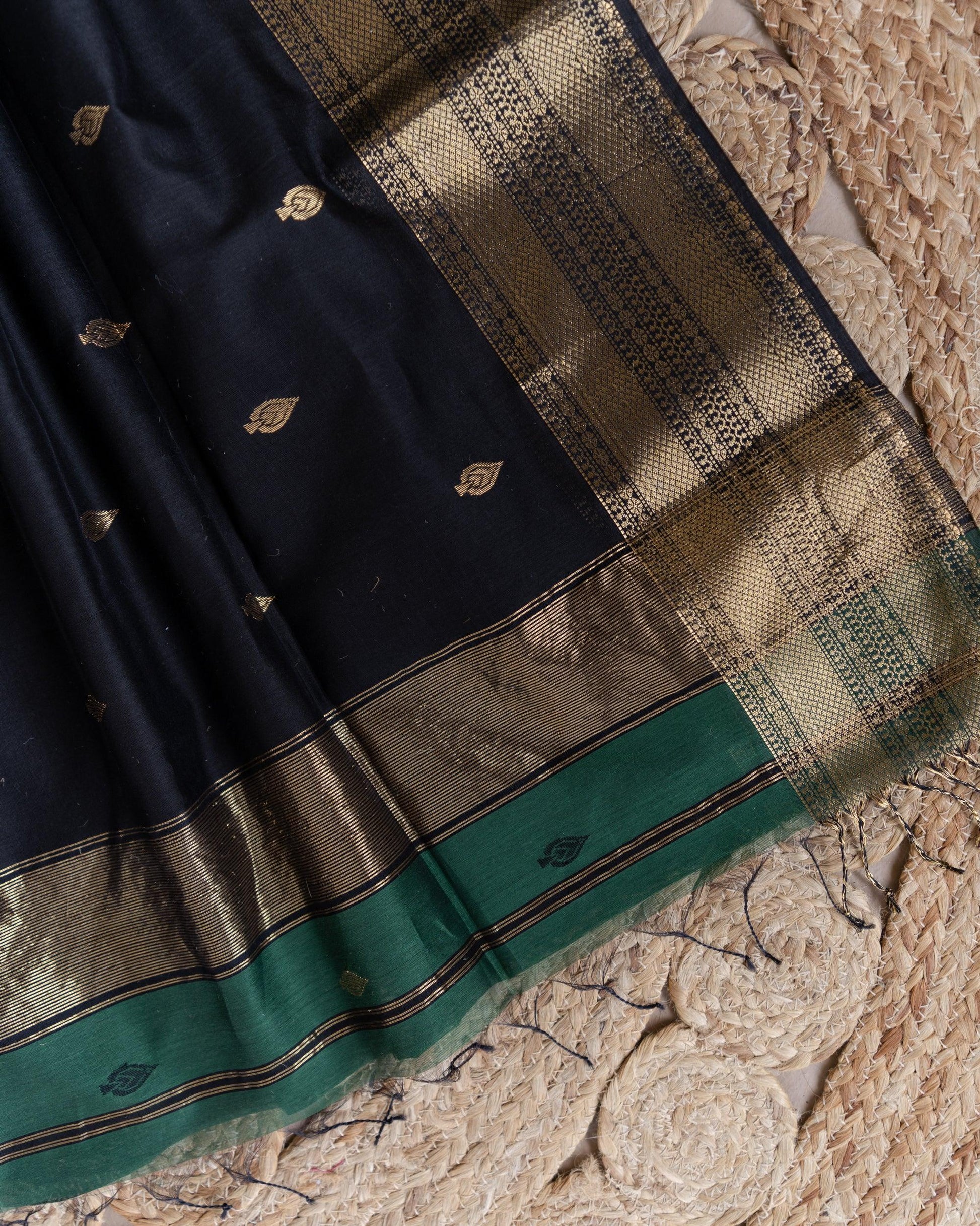 Handweave Maheshwari Handloom Forest Green and Black Paan Border Silk Cotton Saree - TESU