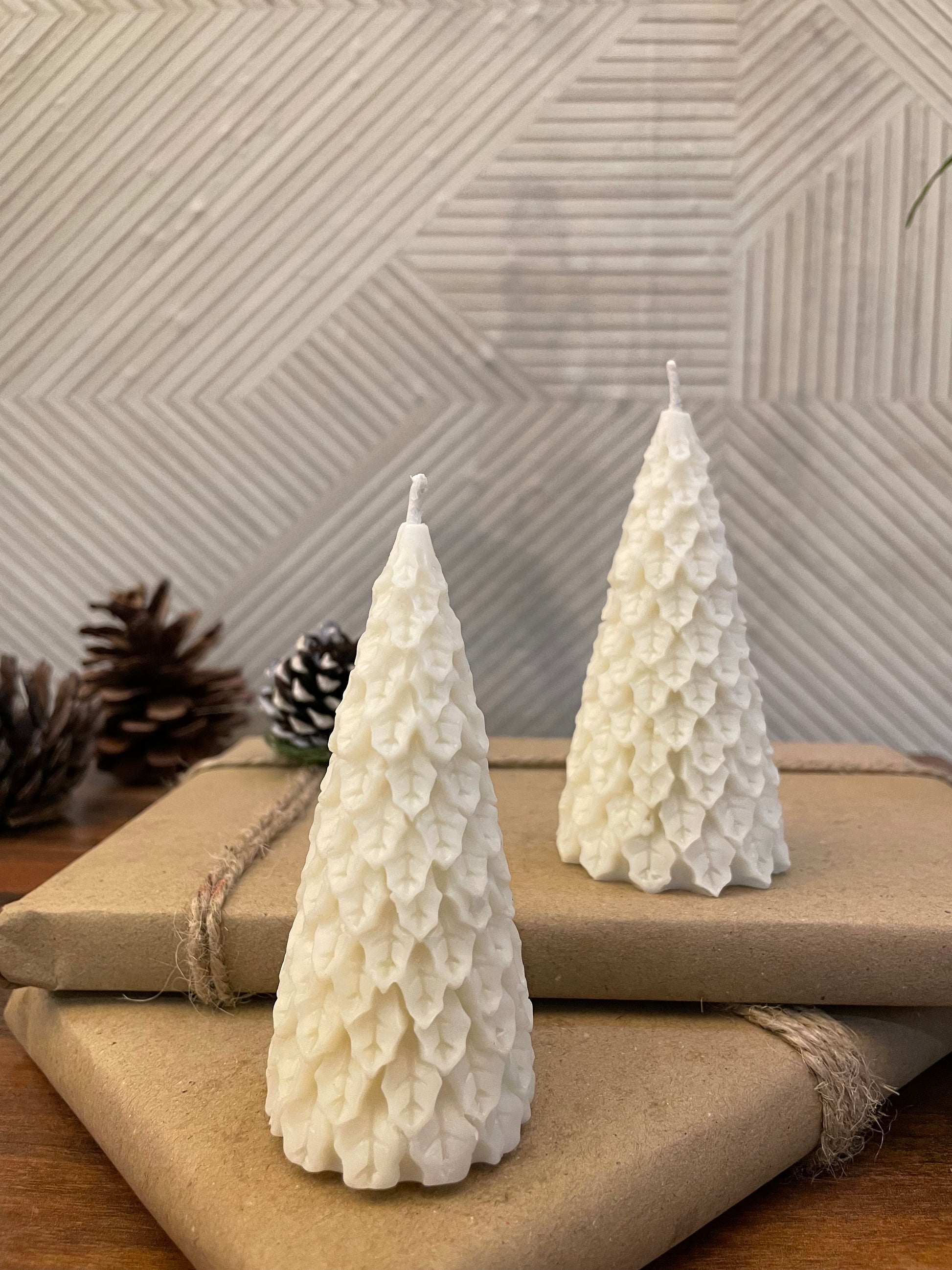 Scented Christmas Tree Candles - Set of 2 - TESU