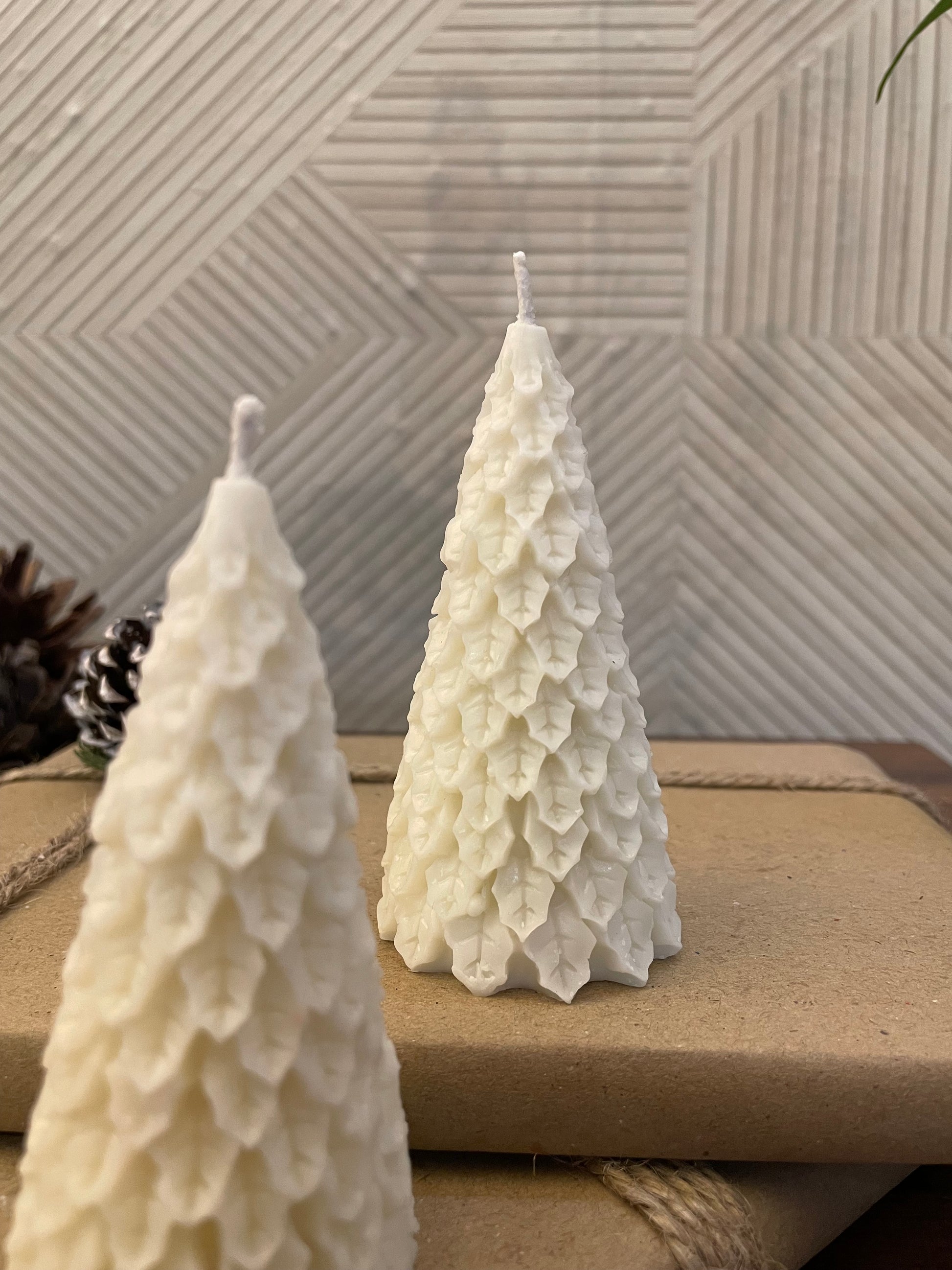 Scented Christmas Tree Candles - Set of 2 - TESU