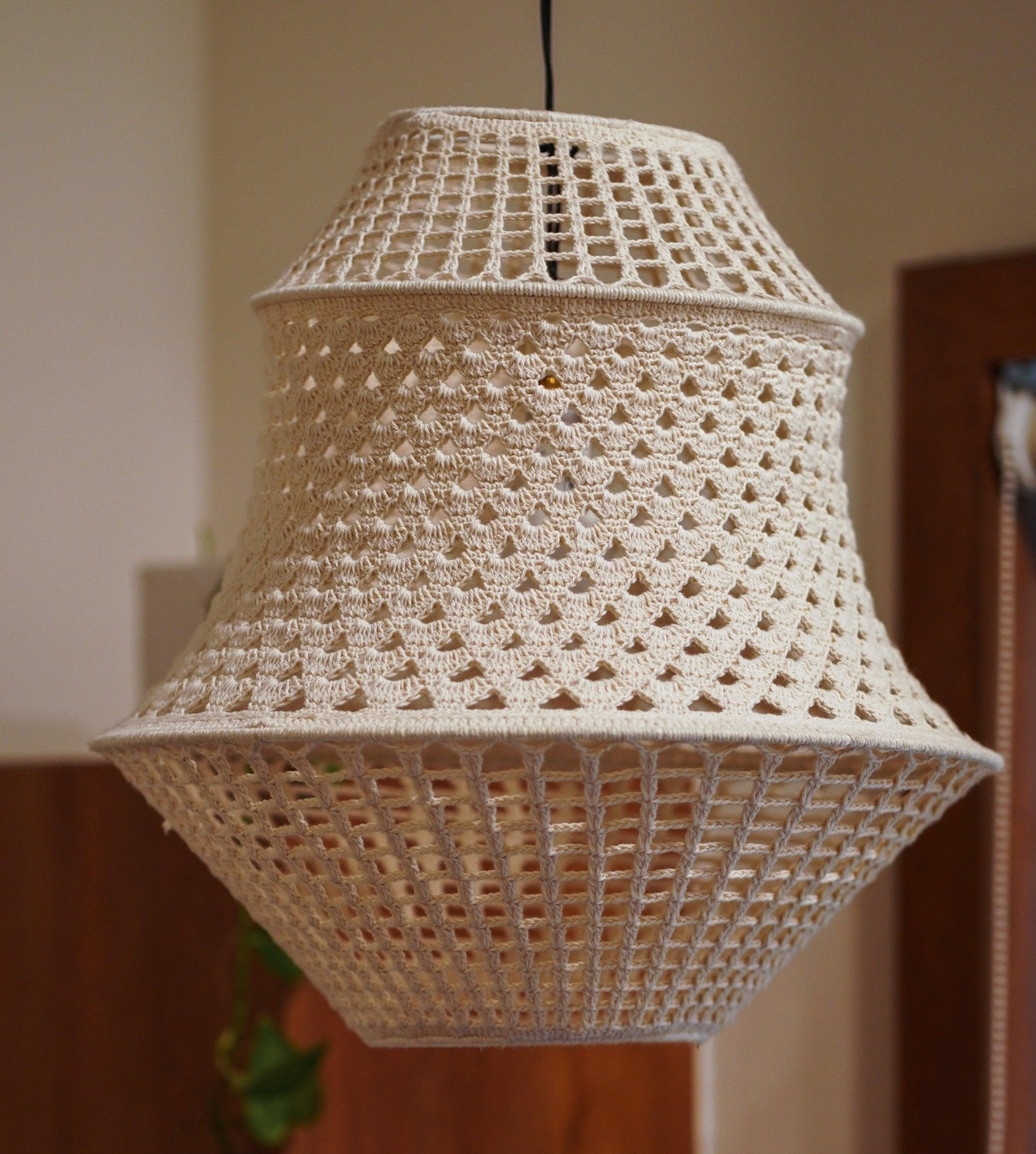 Daisy - Crochet Lampshade - TesuLampshade