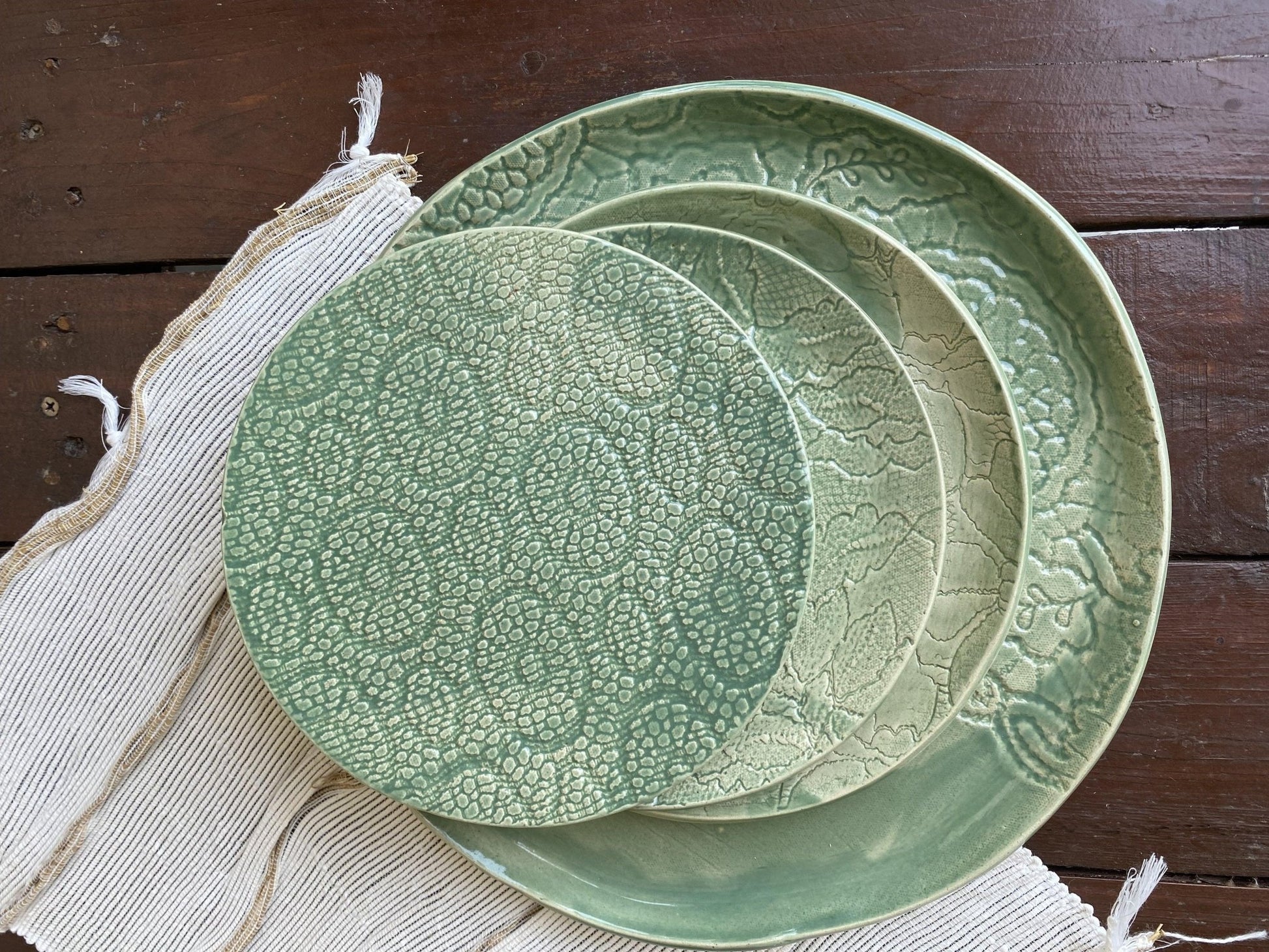 Green Lace Ceramic Cookie Plate - TesuServeware