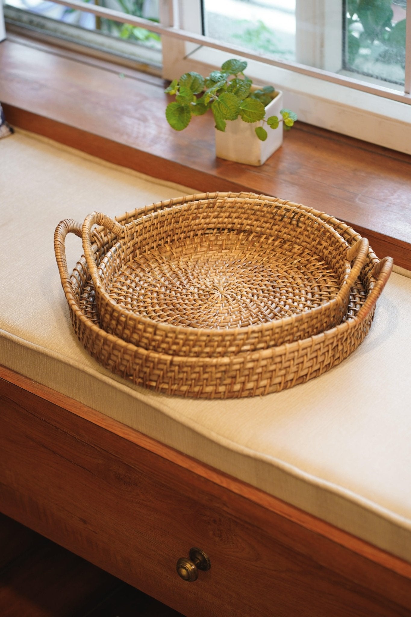 Handwoven Cane Serving tray with handle - TesuTray