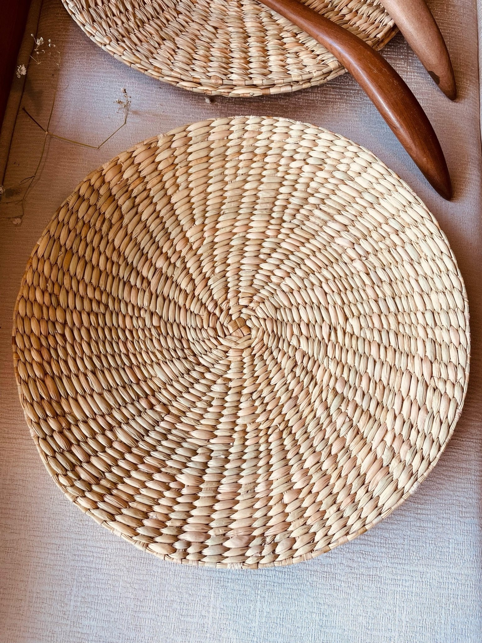 Kauna Grass Round Placemats - Set of 2 - TesuPlacemats