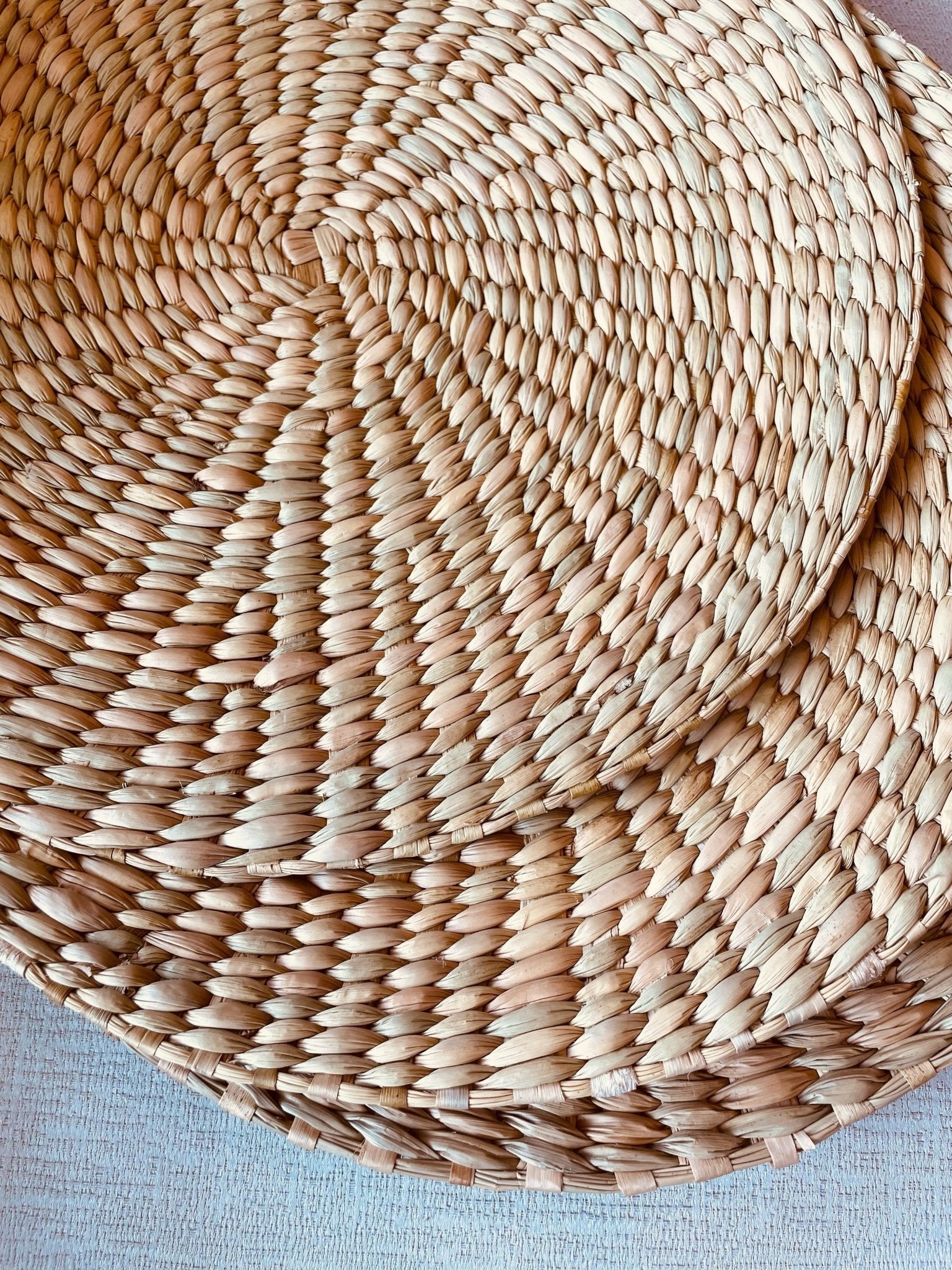 Kauna Grass Round Placemats - Set of 2 - TesuPlacemats