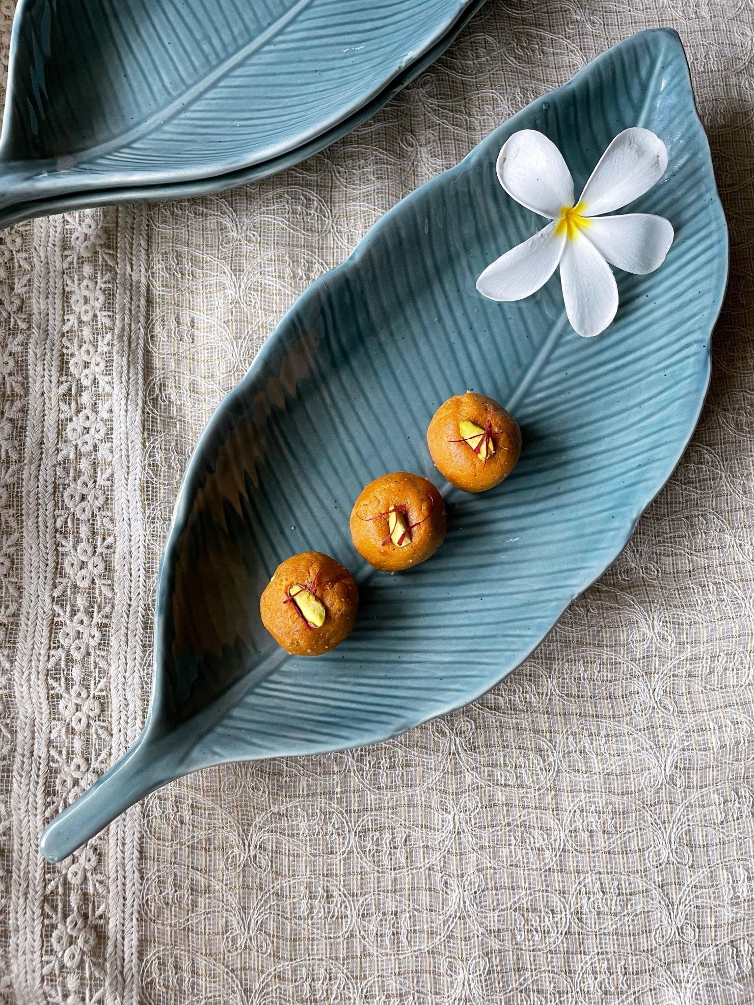 Leaf Shaped Turquoise Platter - TesuServing Platters