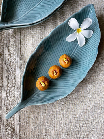 Leaf Shaped Turquoise Platter - TesuServing Platters