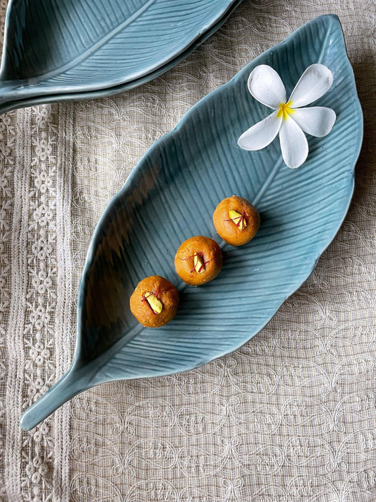 Leaf Shaped Turquoise Platter - TesuServing Platters