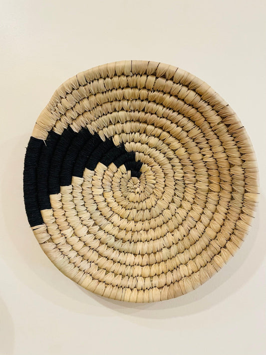 Palm Leaf Woven Plate - Natural and Black - TesuWall Decor